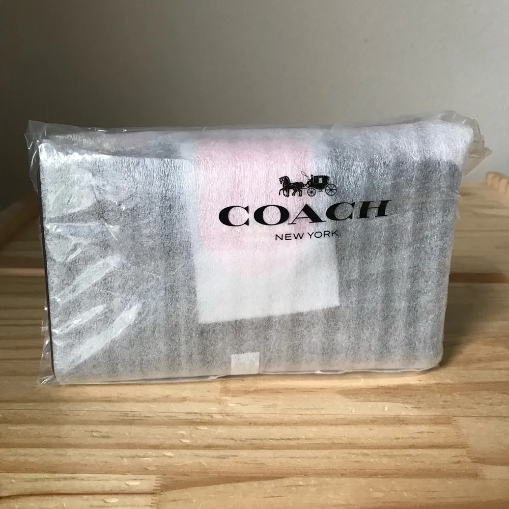 Coach wallet🎈🎈 - Picture 8 of 8